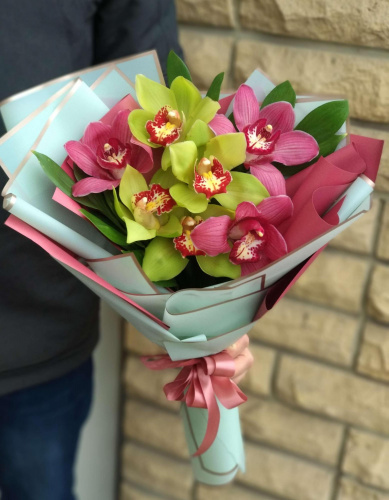 Букет из орхидей